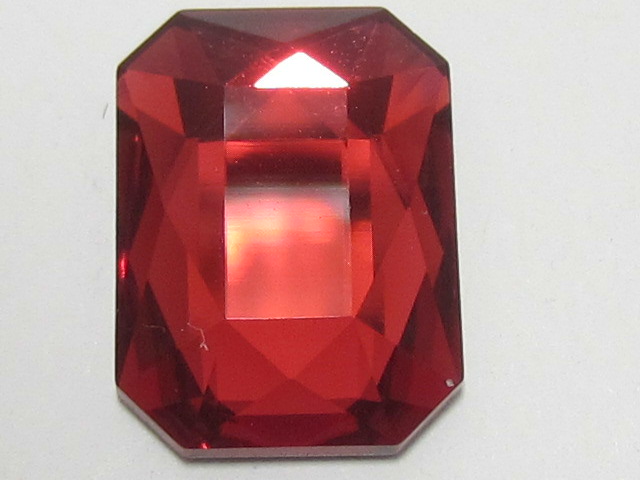 4pcs. EMERALD CUT 14X10mm SCARLET FLATBACK European Rhinestones